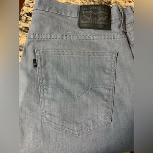 Levi Strauss & Co. (569) Jeans